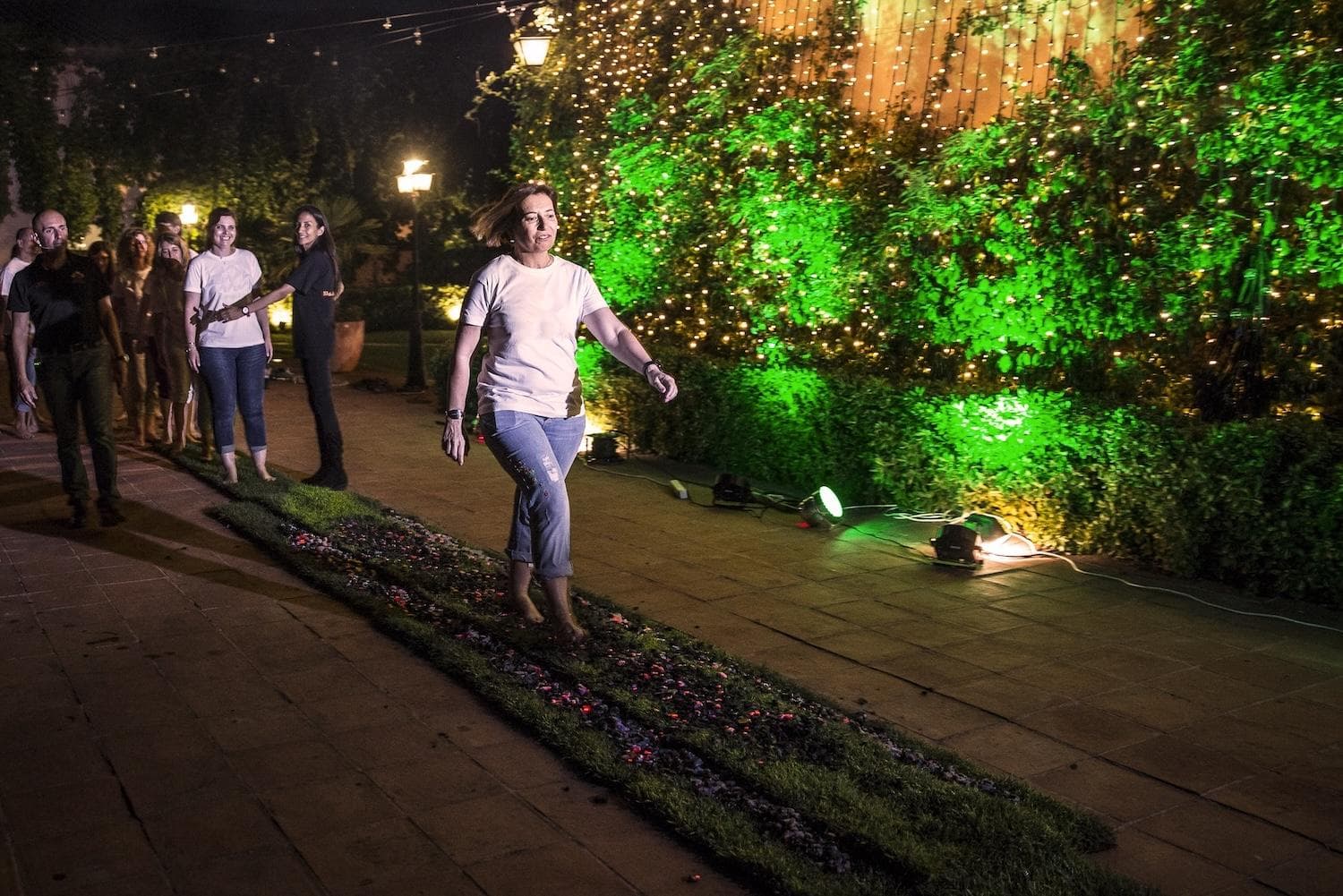 Caminata sobre brasas en una experiencia de alto impacto de Firewalk